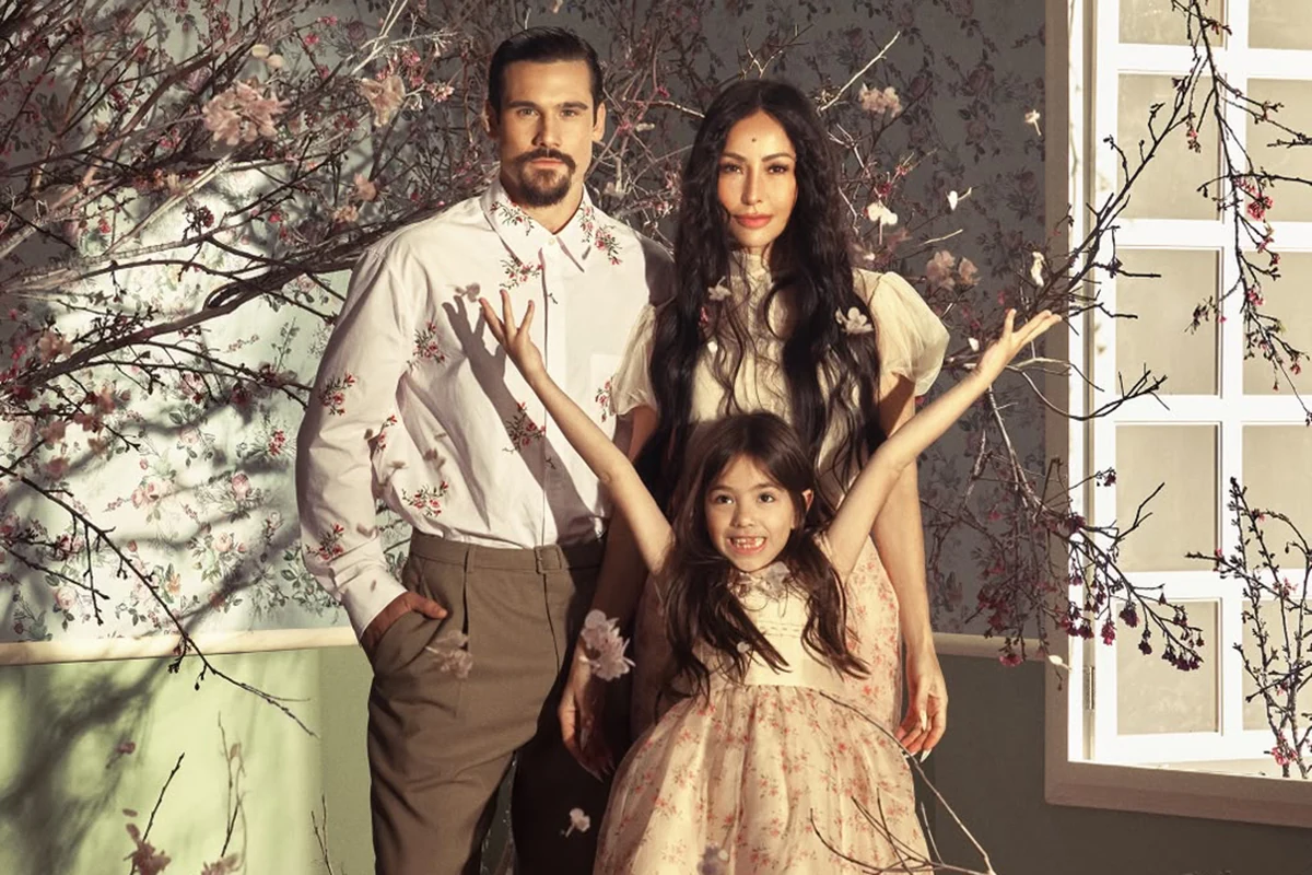 sabrina sato e nicolas prattes anunciam gravidez em video com zoe featured