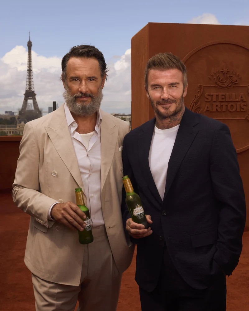 Saibro vira bar em Paris e reúne Beckham, Guga e Sharapova