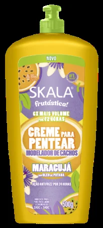 Skala amplia Frutástica com 4 cremes para pentear e foco na finalização