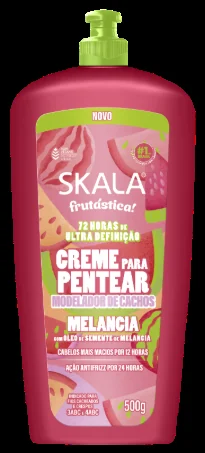 Skala amplia Frutástica com 4 cremes para pentear e foco na finalização