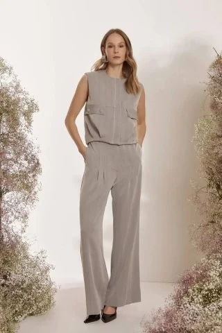 Tons sóbrios dominam o outono e redefinem o estilo da temporada