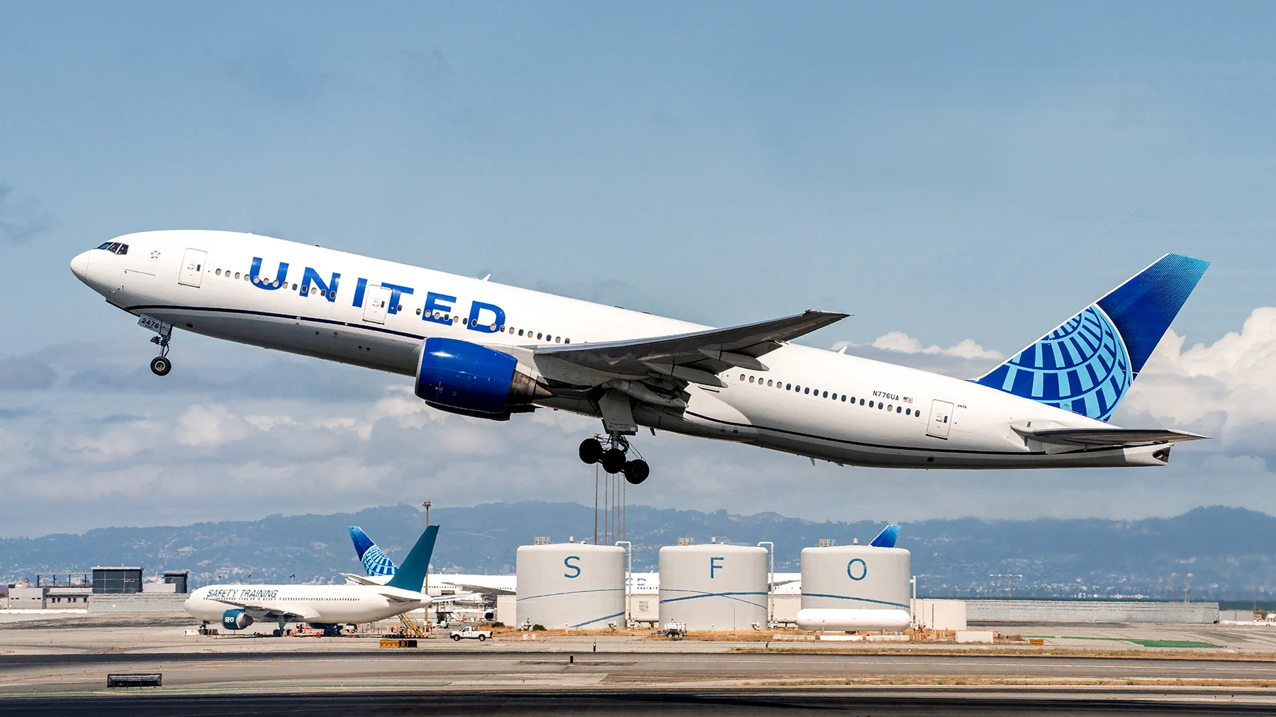 United launches Starlink on transatlantic flight