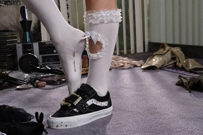 Vans e Metagirl reinventam Old Skool com estética Y2K de luxo