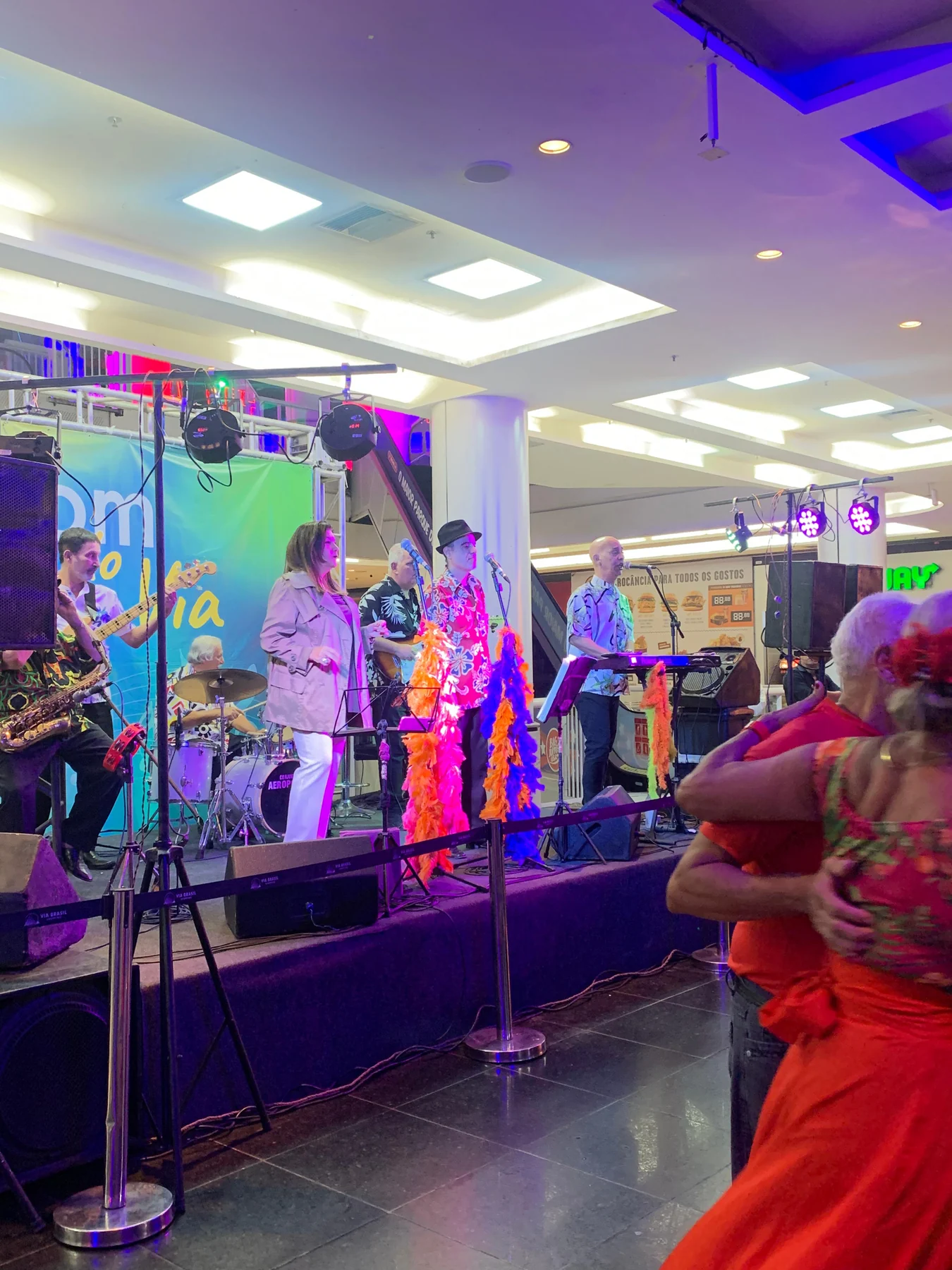 Via Brasil Shopping aposta em romance e música no Dia dos Namorados