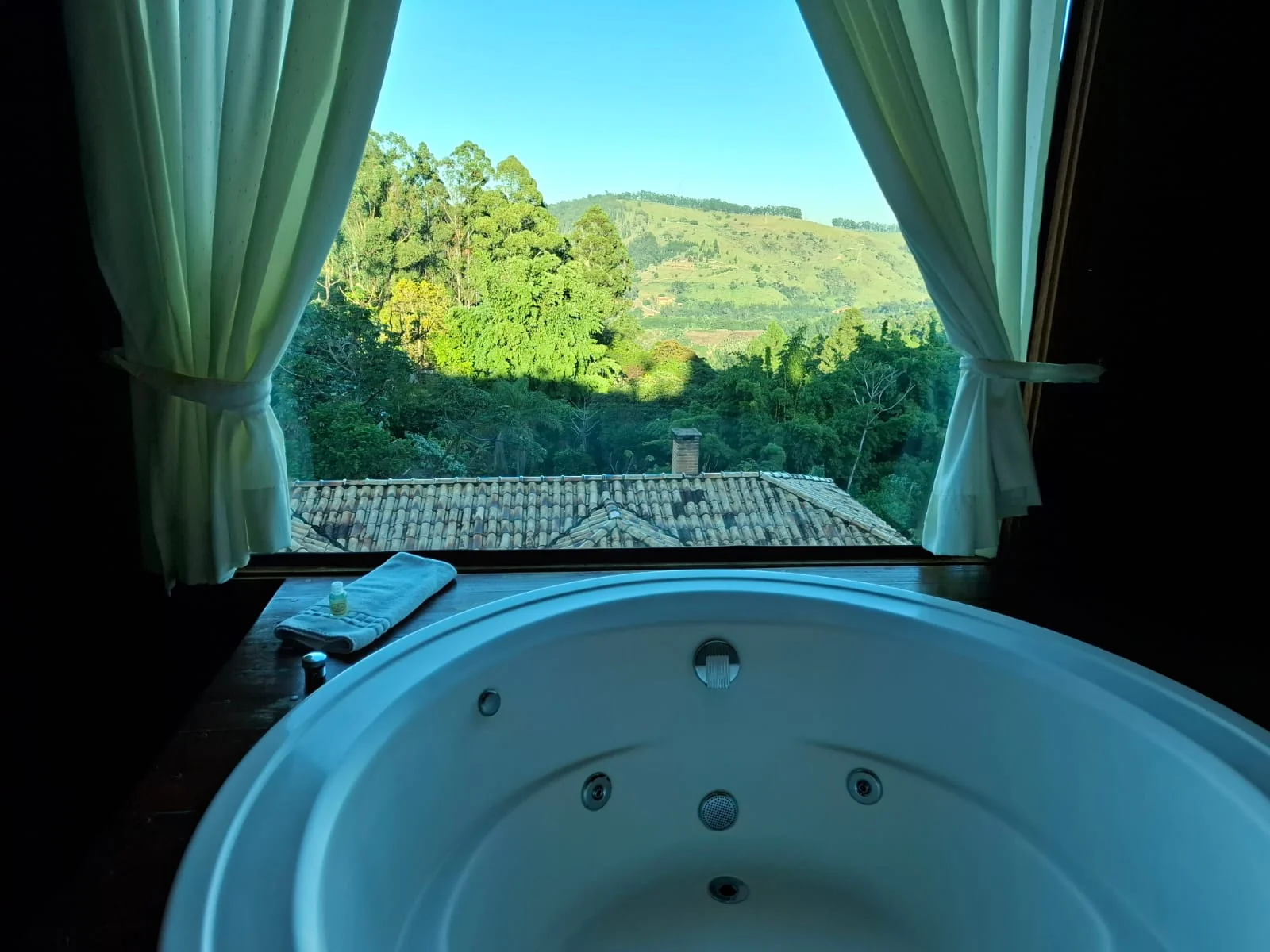 Villa dos Leais lança desconto de 20% para curtir o inverno em Serra Negra