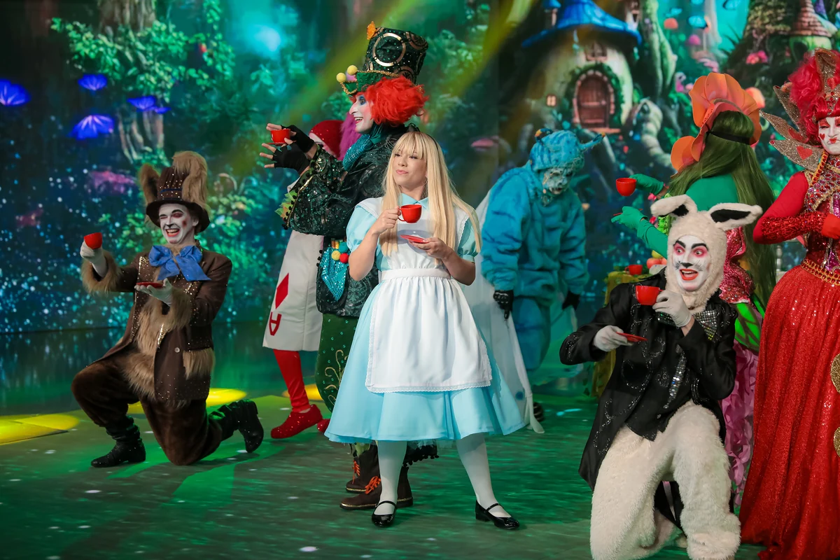 Alice no País das Maravilhas vira musical brasileiro no Tatuapé alice no pais das maravilhas vira musical brasileiro no tatuape featured