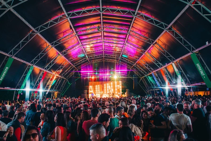 Bailinho do Bossa celebra 18 anos com palco 360º na Ópera Concept Hall
