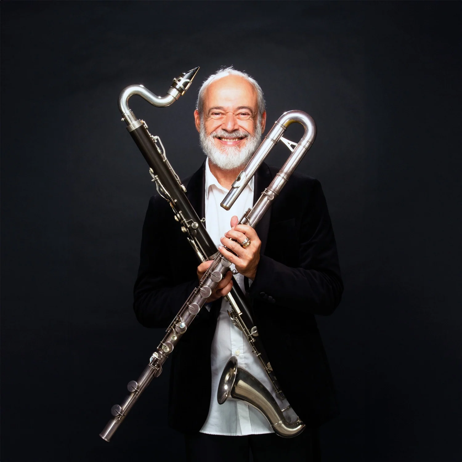 Carlos Malta relança álbum histórico e celebra 50 anos no palco