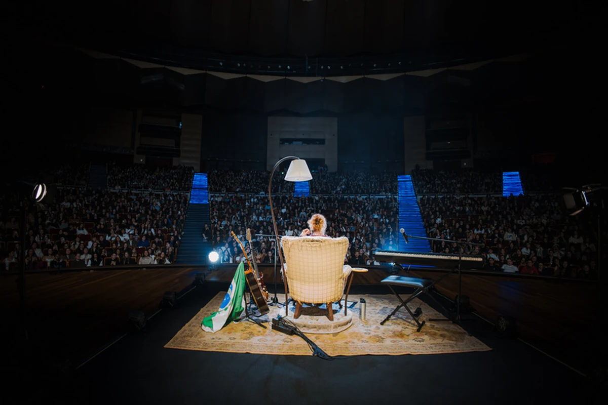carol biazin encerra turne com show gratuito na cidade onde cresceu featured