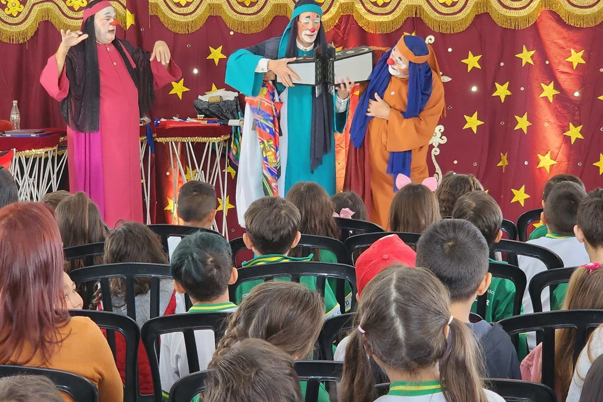 circo irmaos queirolo leva tradicao a 6 4 mil alunos no parana featured