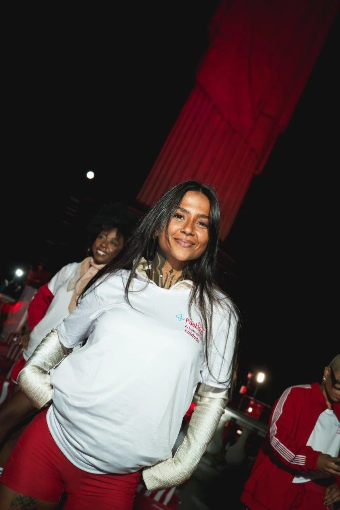 Cristo Redentor recebe aulão sobre ciclo menstrual ao amanhecer