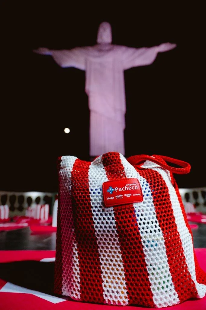 Cristo Redentor recebe aulão sobre ciclo menstrual ao amanhecer