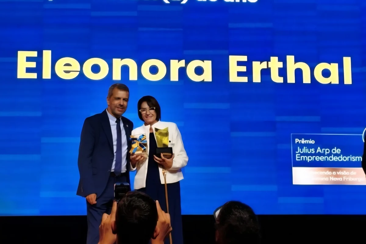 eleonora erthal domina premio julius arp com vitoria dupla historica featured