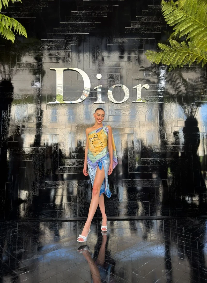 Elisa Zarzur abre agenda de Alta Costura com desfile da Dior em Paris