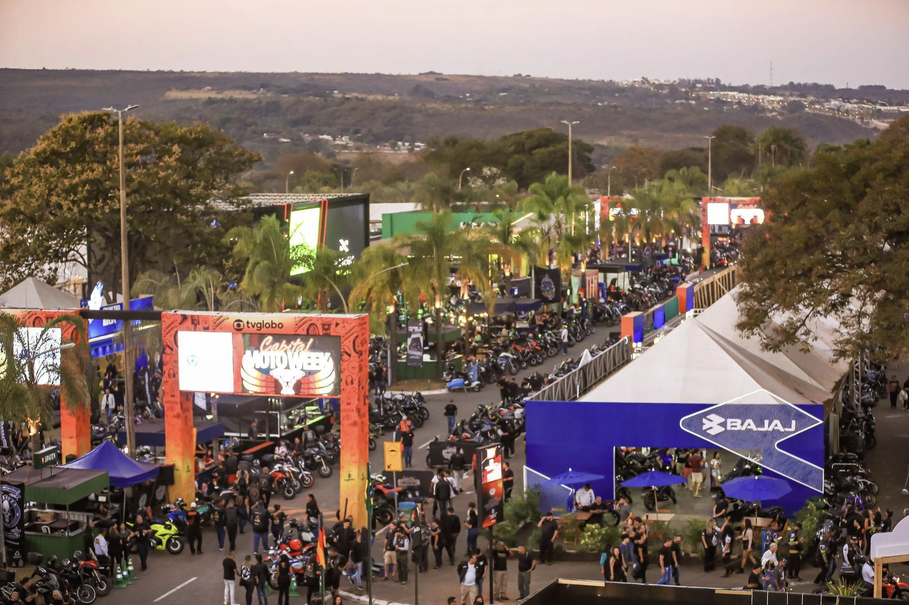 Festival de motos e rock leva 150 mil turistas a Brasília