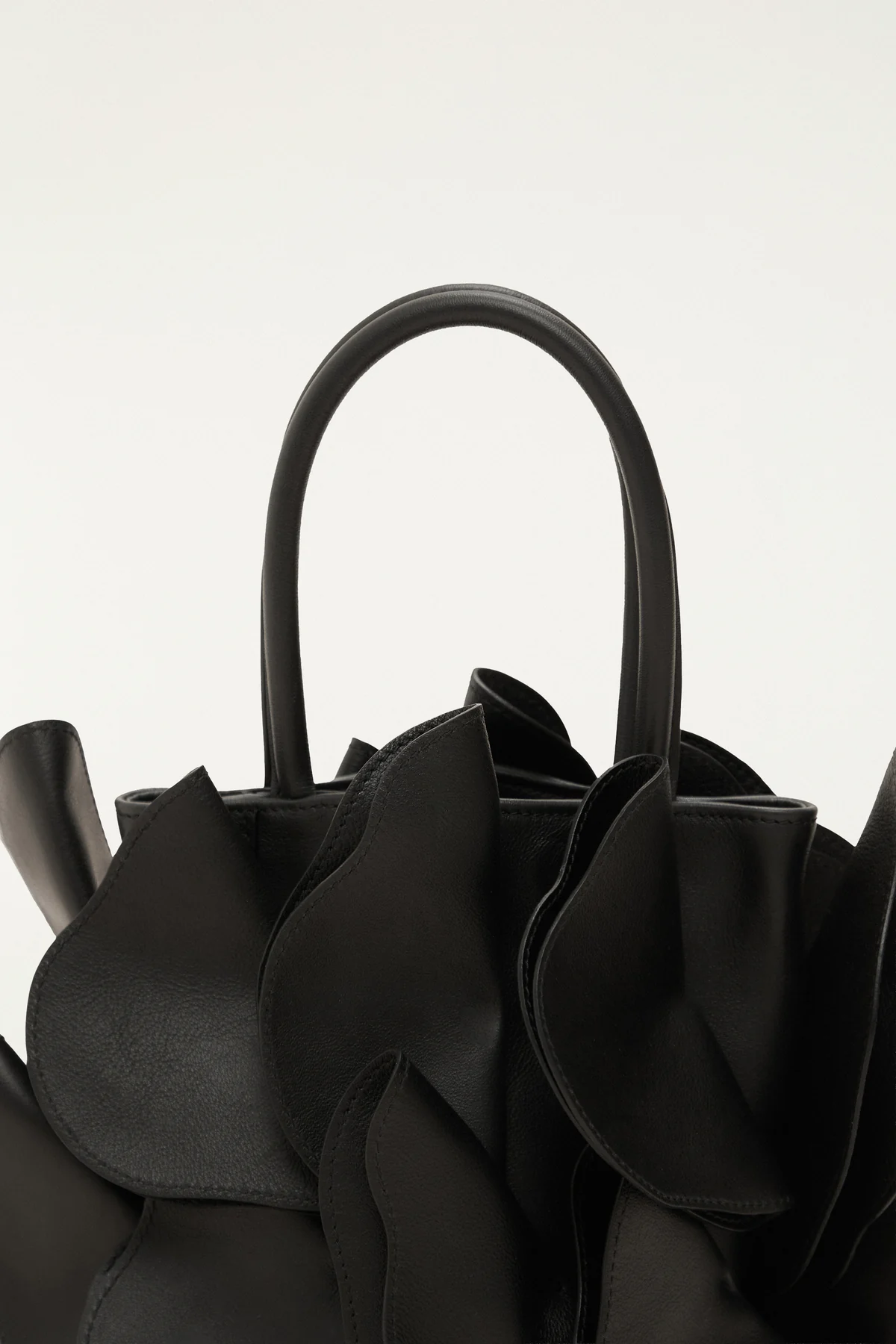 Flower Bag chega ao Brasil após viralizar no exterior