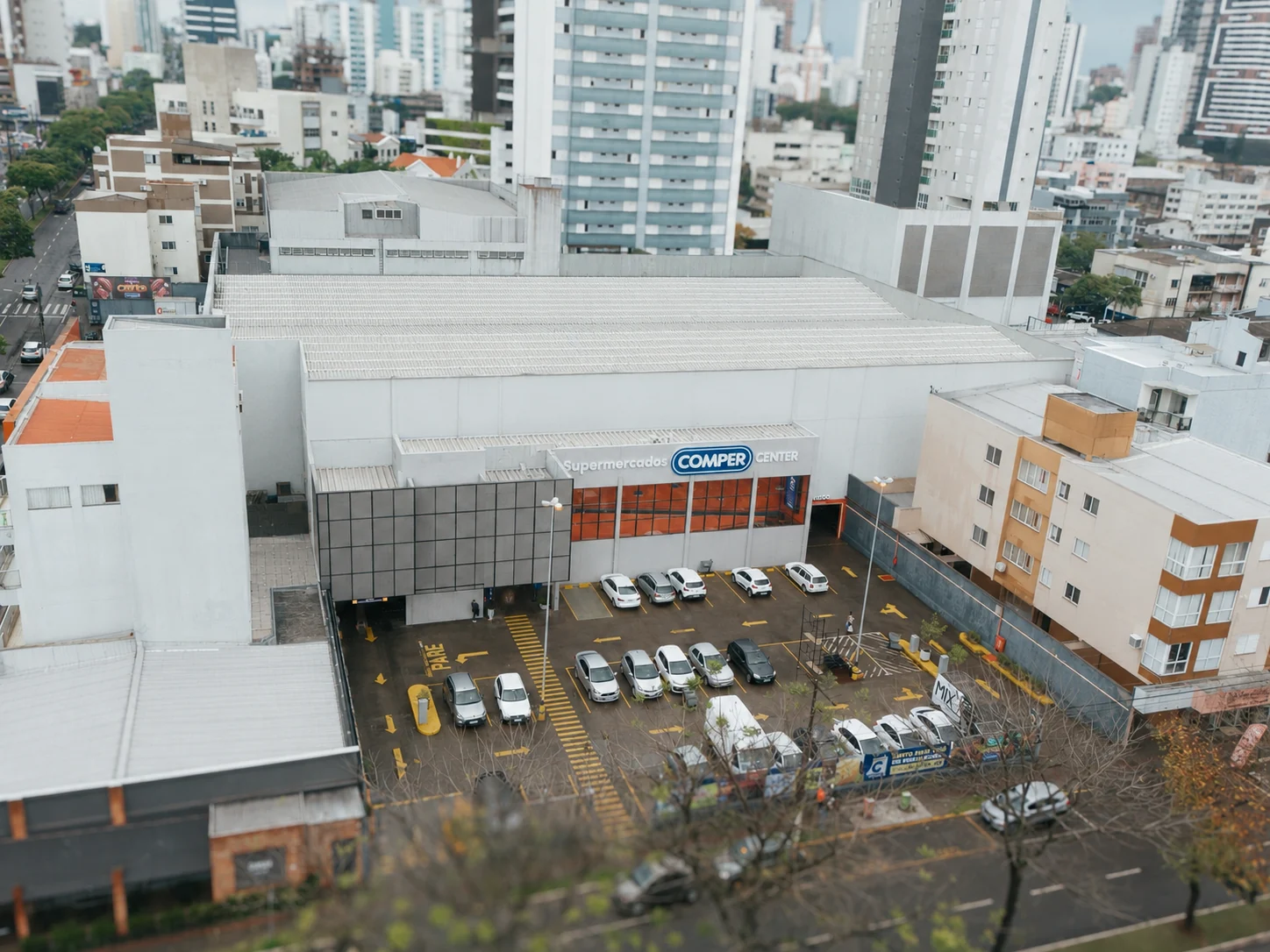 Grupo Pereira acelera expansão no Sul após chegada do Comper a Chapecó