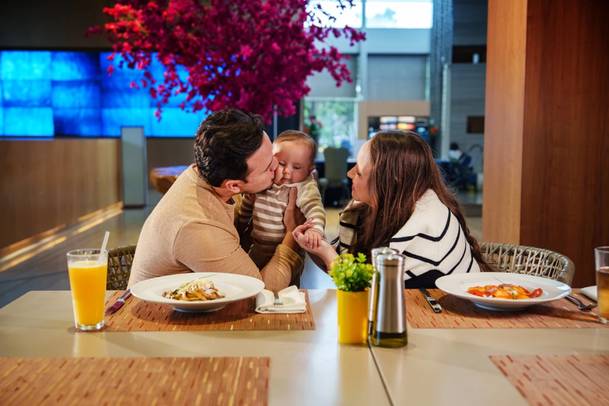 hilton aposta em churrasco e estacoes ao vivo no dia dos pais featured
