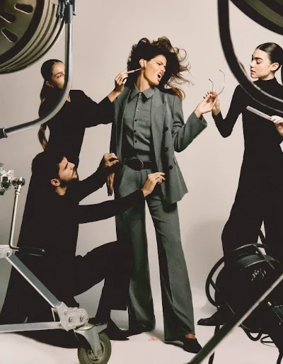NV lança Superstar com Isabeli Fontana e revisita a estética dos anos 2000
