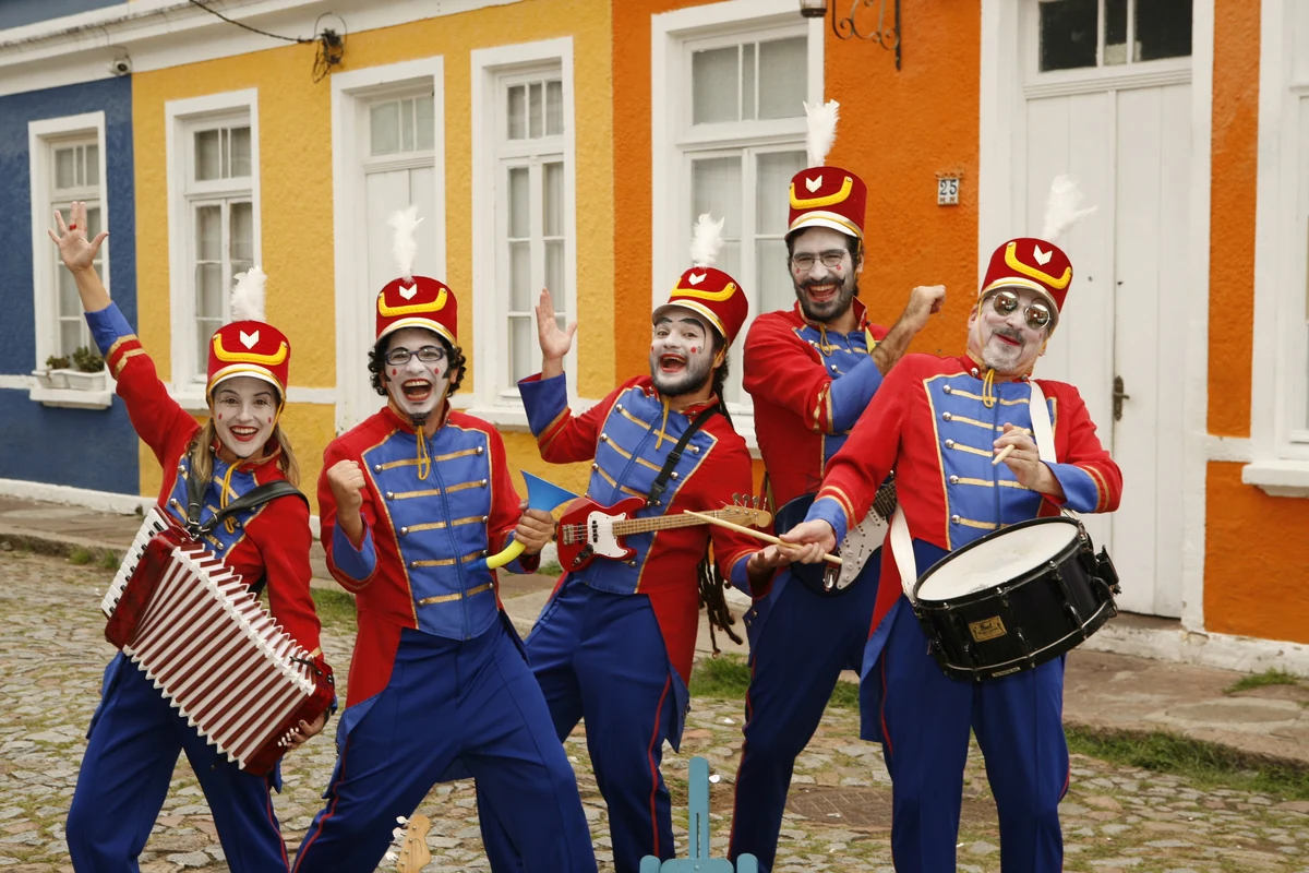 orquestra de brinquedos retorna a porto alegre com sessao interativa featured