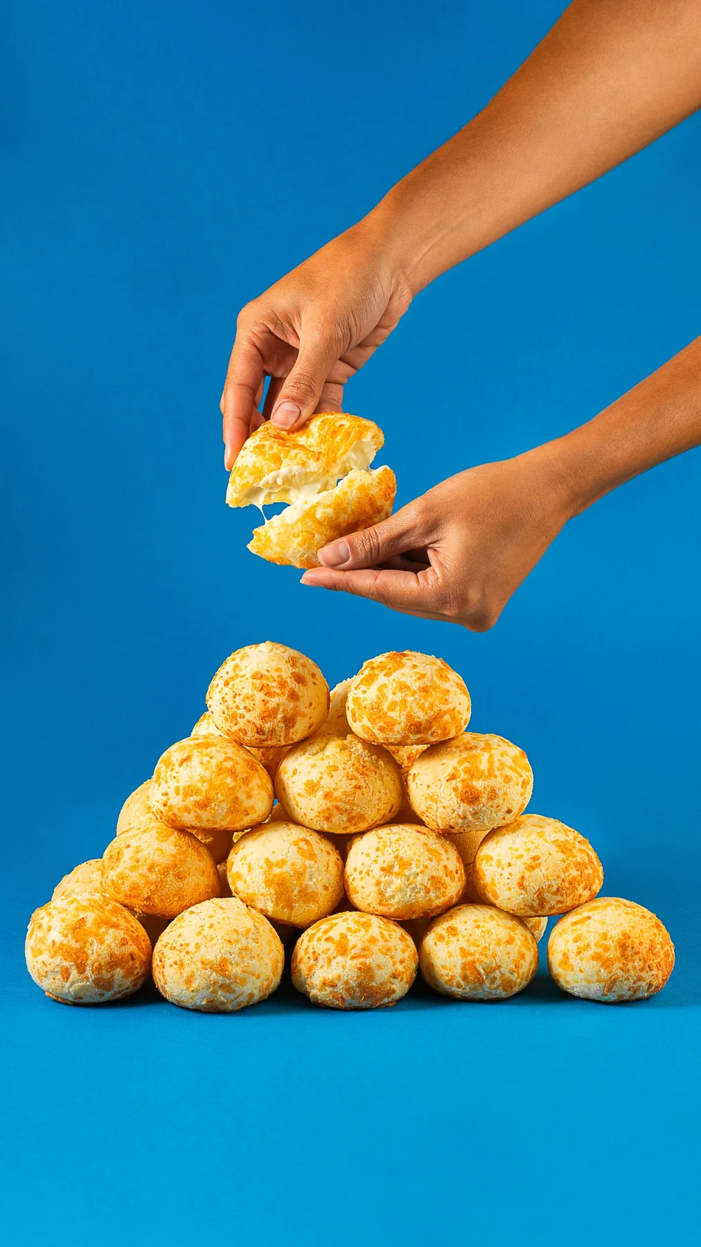 Pão de queijo recheado cresce e Cymco já vende 88 toneladas