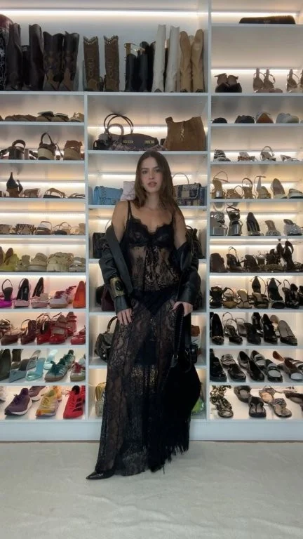 Renda volta ao centro do styling e redefine looks do dia a dia