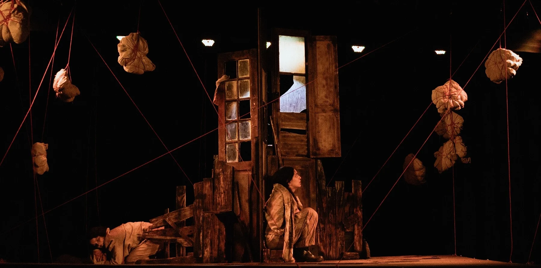 Segredos e trabalho moldam “Doce Árido” no Teatro Ipanema