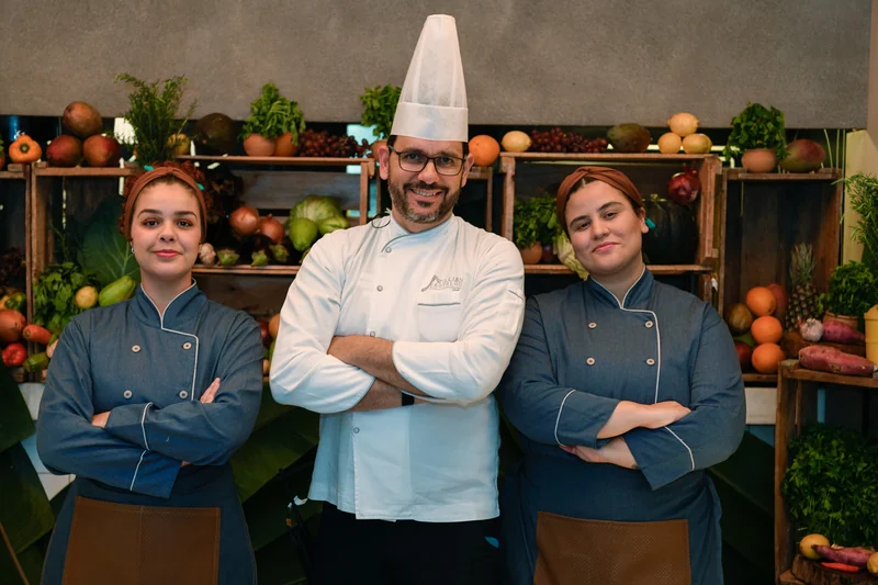 Teatro e jantar em cinco atos revivem memórias afetivas em SP