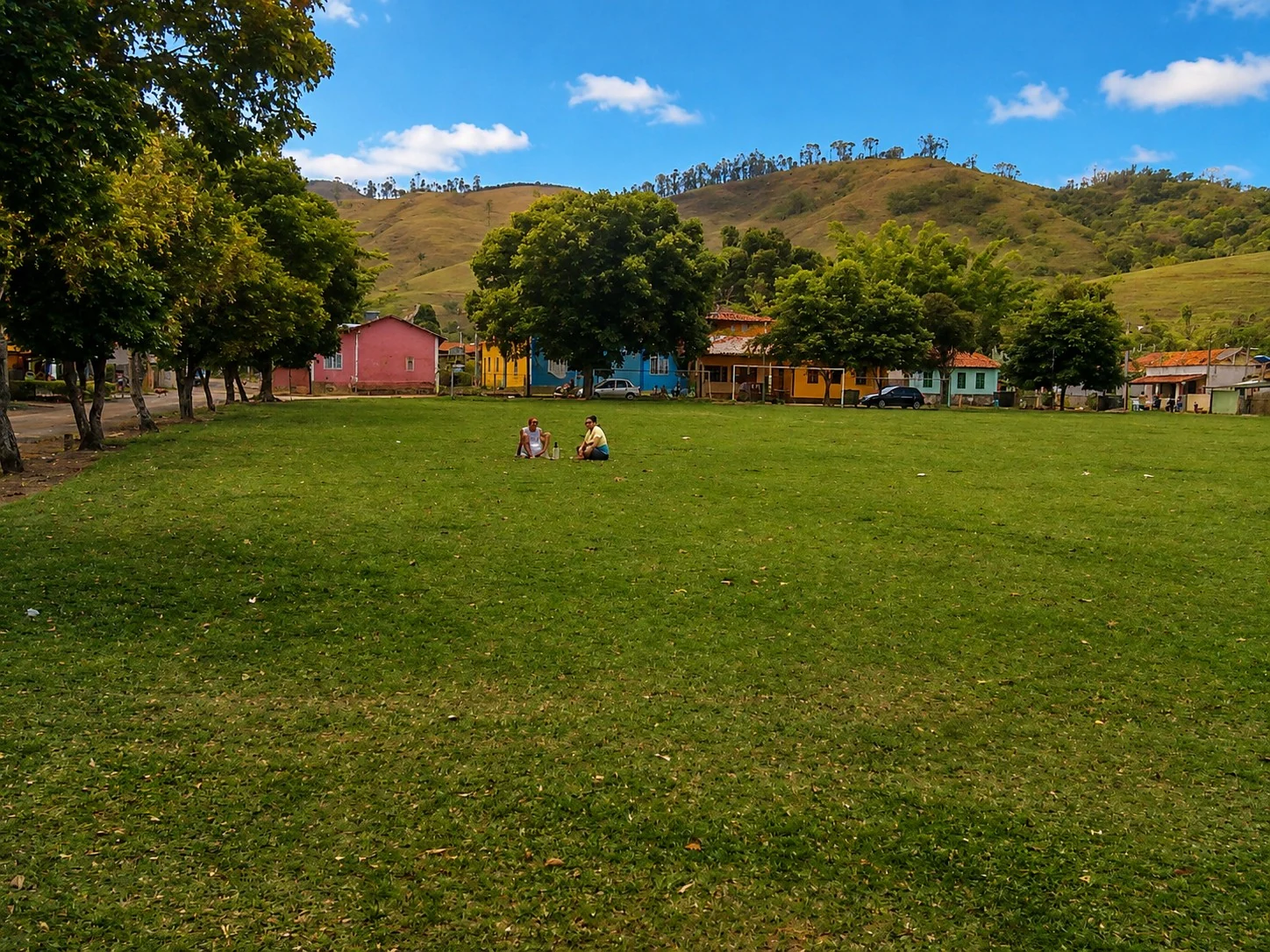 Tela a céu aberto na Zona da Mata projeta o Brasil contemporâneo