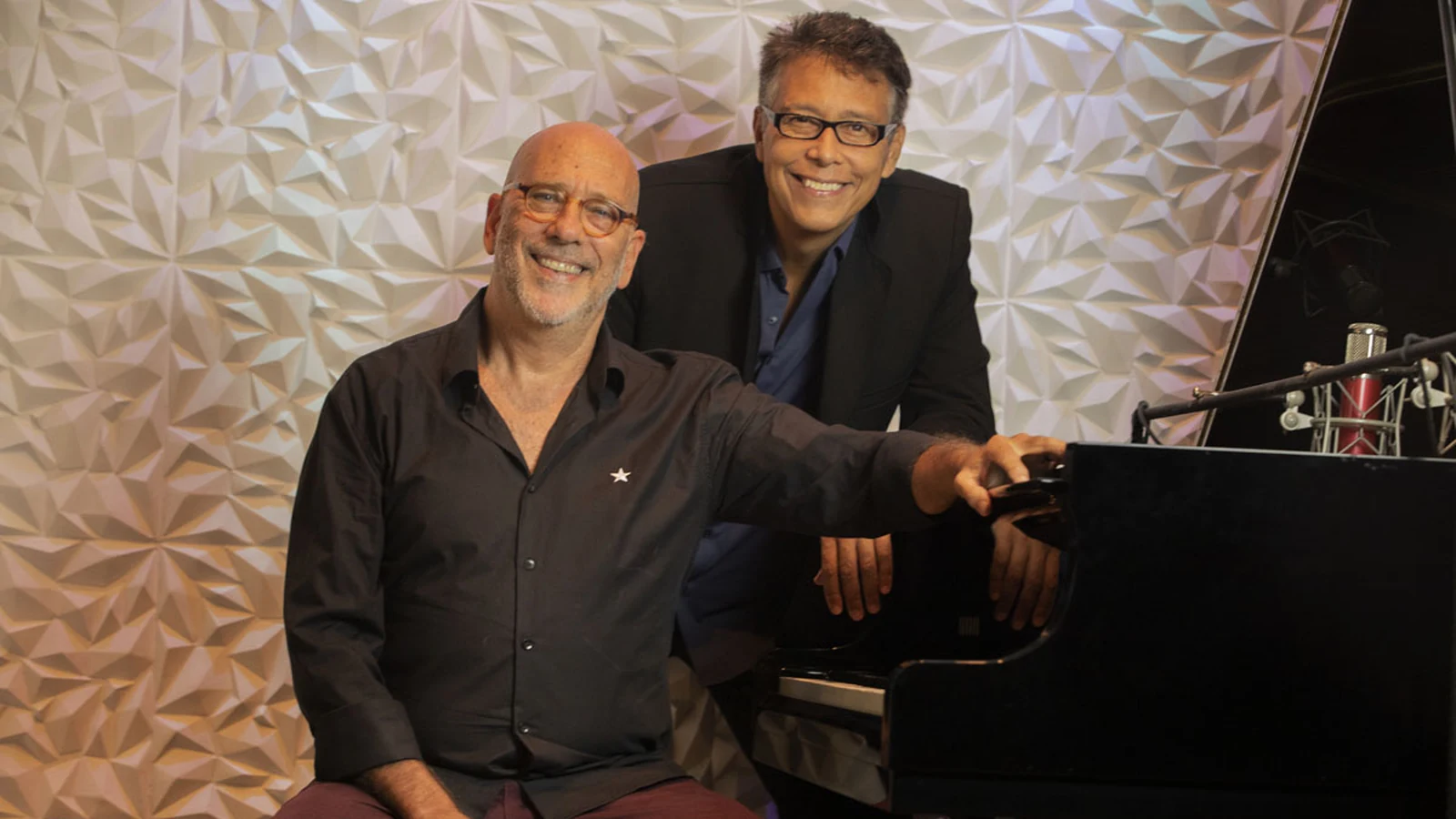 aldir blanc tem obra revisitada em show de voz e piano com moacyr luz featured