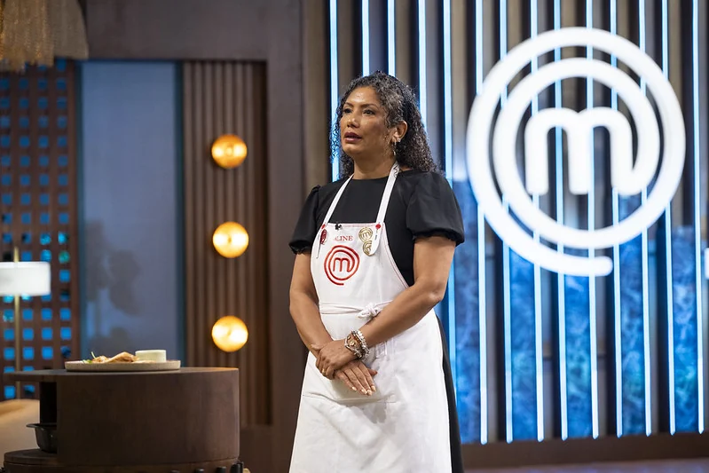 Aline vence repescagem do MasterChef com balotine de frango