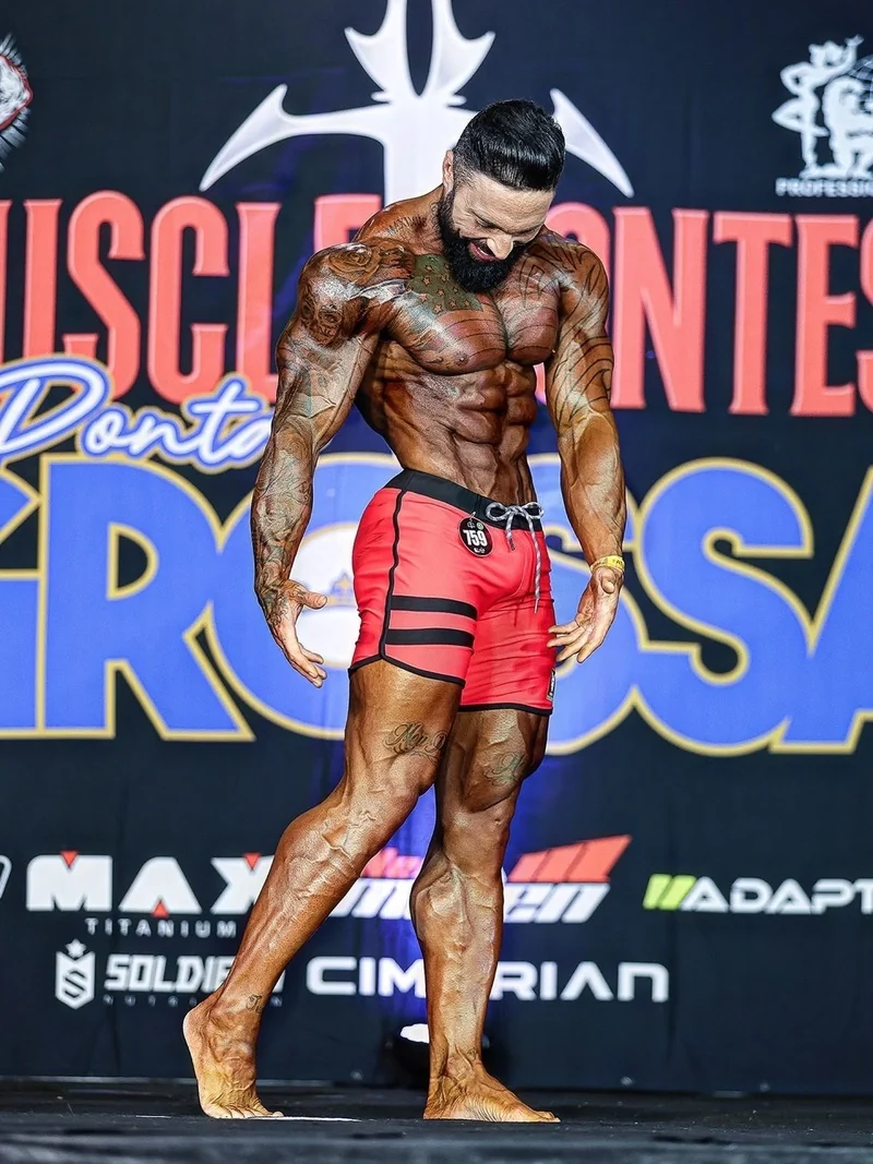 Aos 40, bicampeão do Mister Universo faz antidoping para provar físico