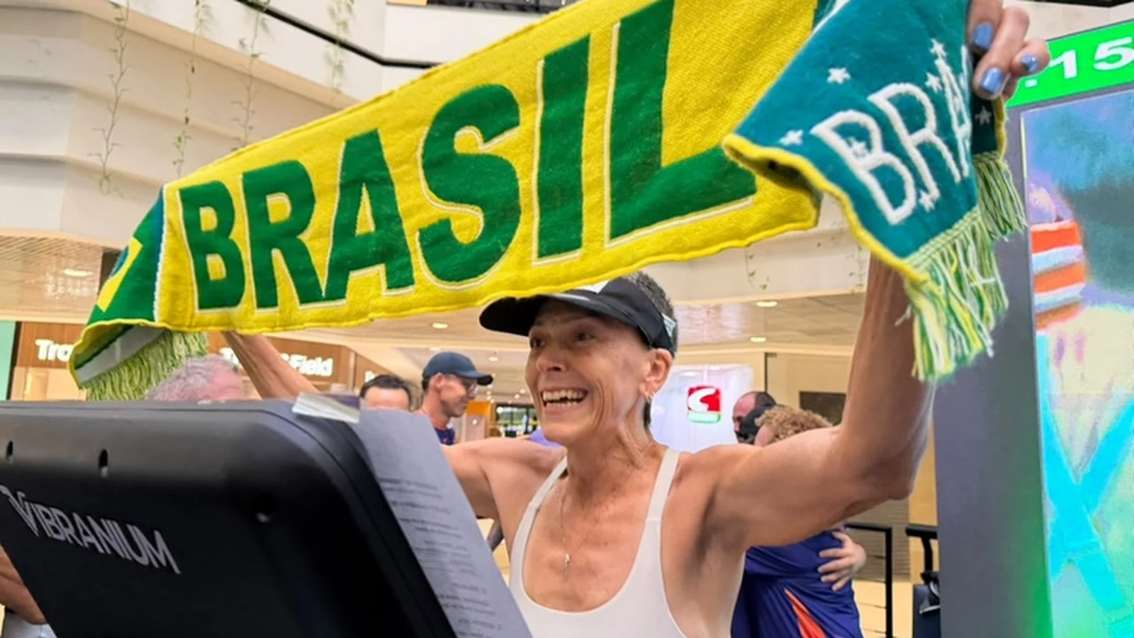 aos 55 anos brasileira corre 866 km em 7 dias e bate recorde mundial featured