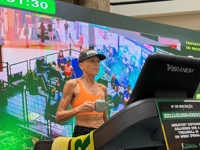 Aos 55 anos, brasileira corre 866 km em 7 dias e bate recorde mundial