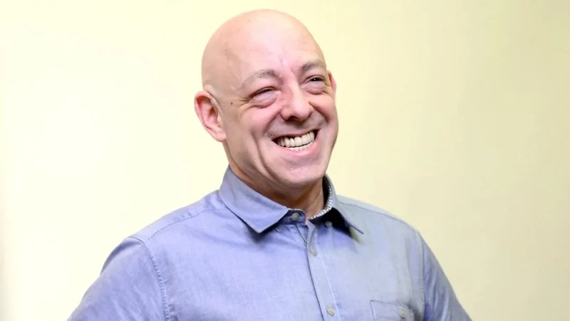 Brian Michael Bendis confirma presença inédita na CCXP26