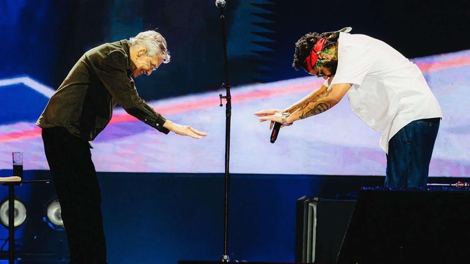 caetano veloso e emicida fecham doce maravilha com rosalia na plateia featured