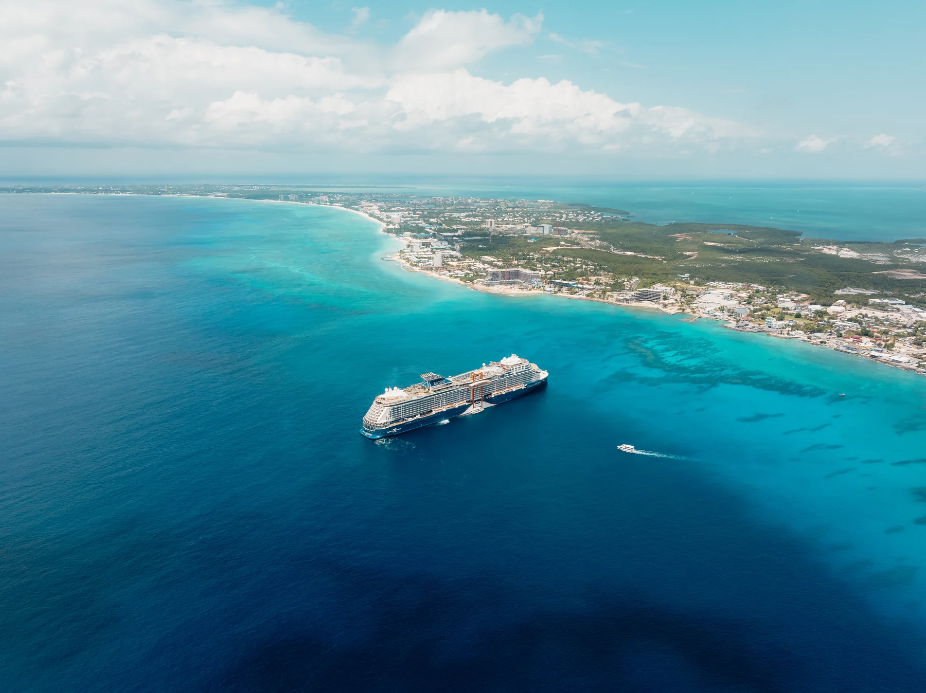Celebrity Reflection ganha 13 novidades e muda experiência a bordo