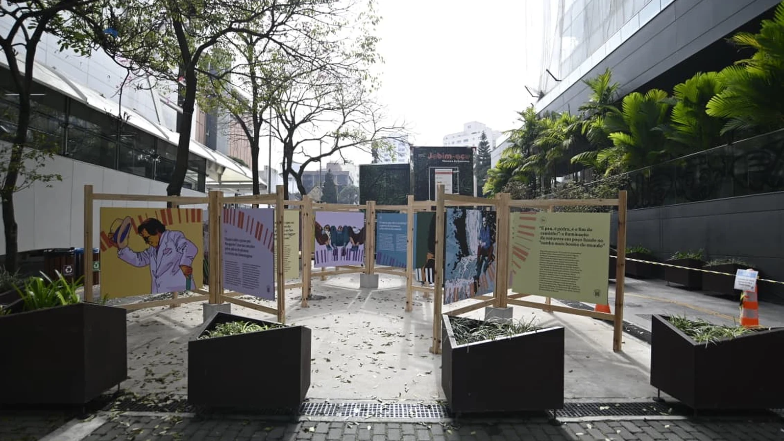 centenario de tom jobim inspira mostra gratuita em caminhao no rio featured