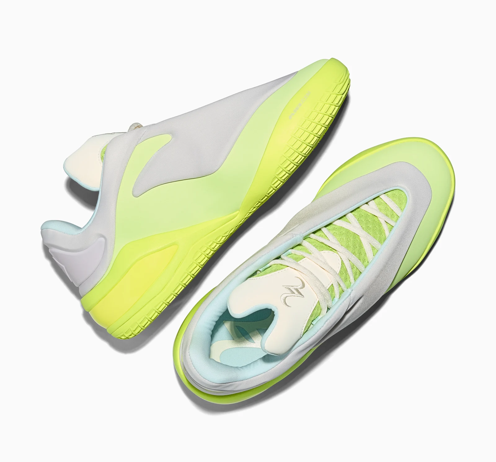 Converse SHAI 001 LACE UP substitui ziper por cadarco em novo drop