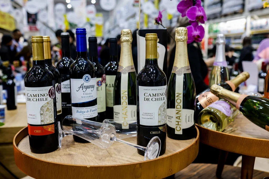 Degustação gratuita de vinhos marca encerramento em Itajaí