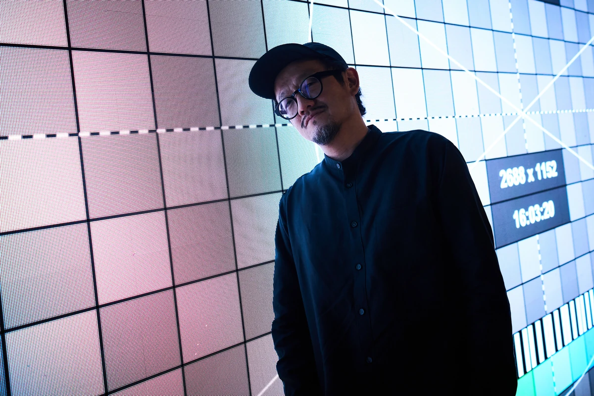 denis cisma retorna a paranoid apos sete anos fora featured