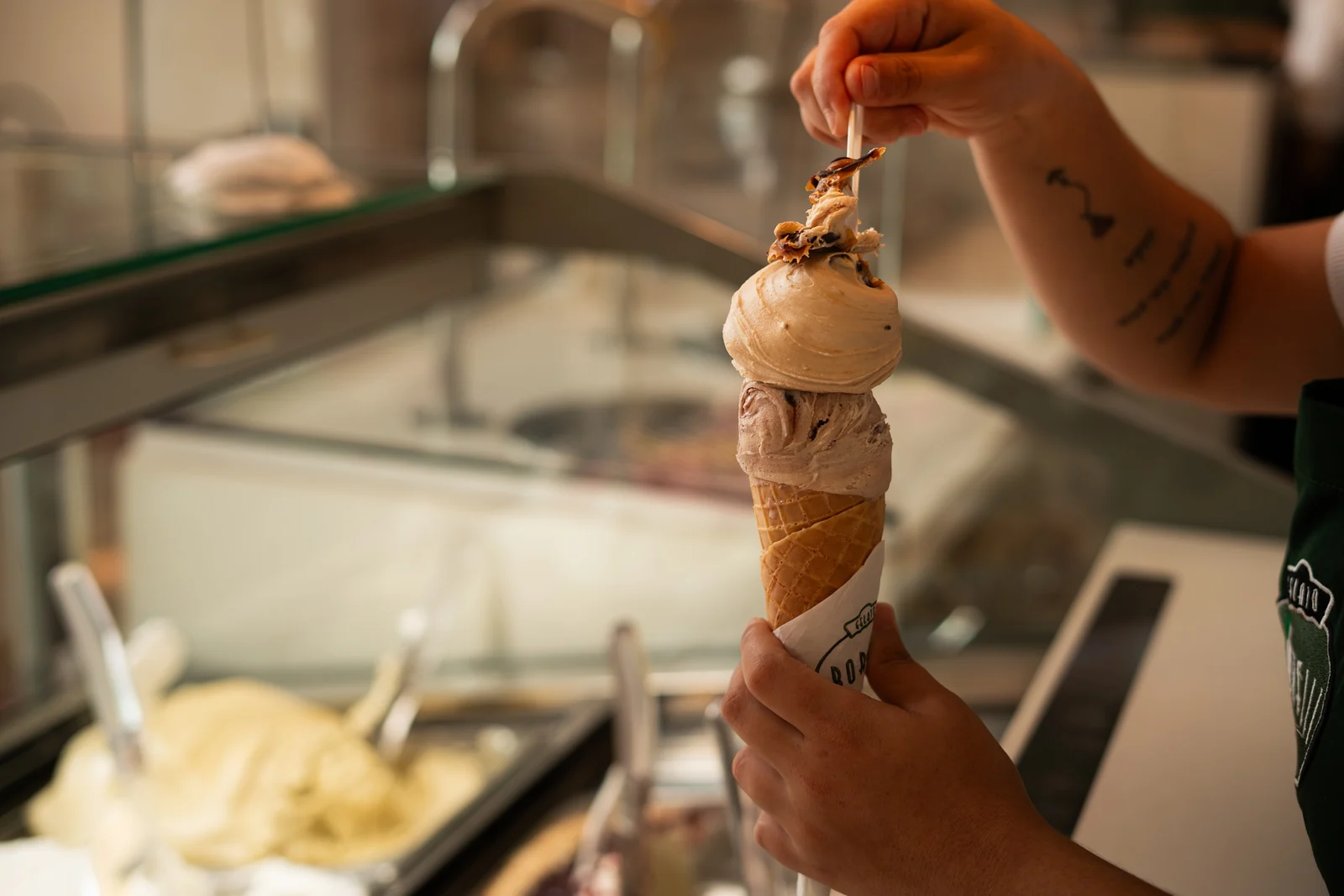 Diferença entre gelato e sorvete muda sabor e textura ao paladar