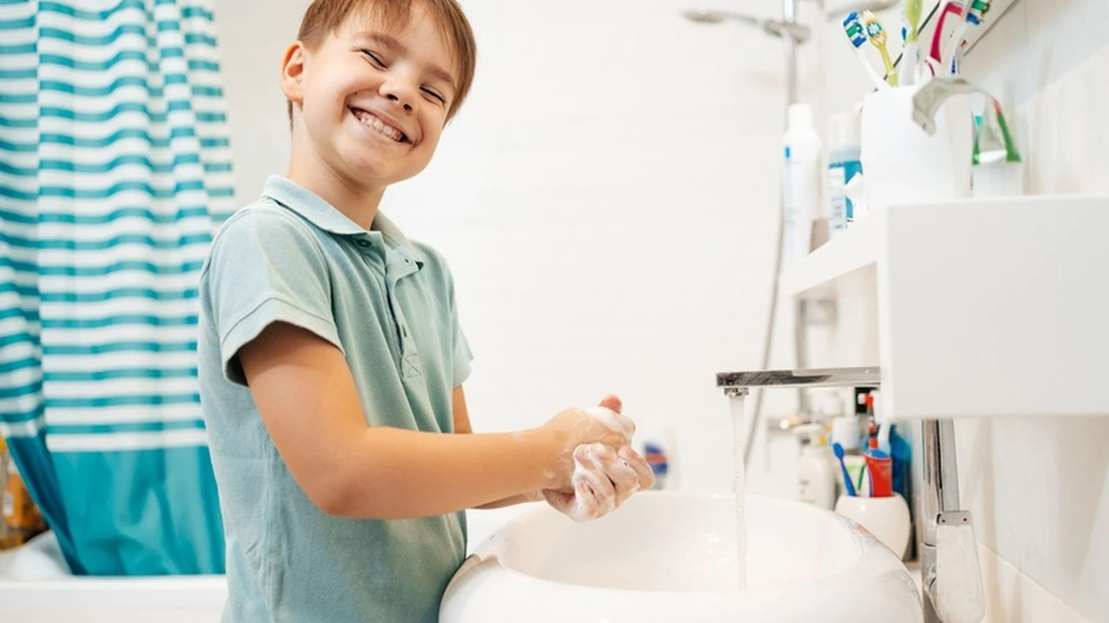 do ludico a acne como o autocuidado muda da infancia a adolescencia featured