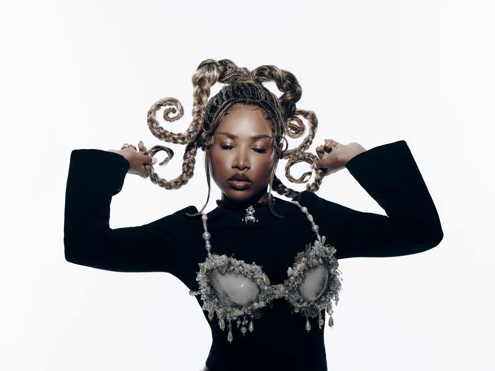 Ebony encerra era KM2 com série de shows e desfecho na Fundição