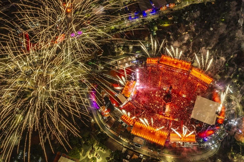 Encontro de gerações do sertanejo faz a arena pulsar na 71ª Festa do Peão de Barretos