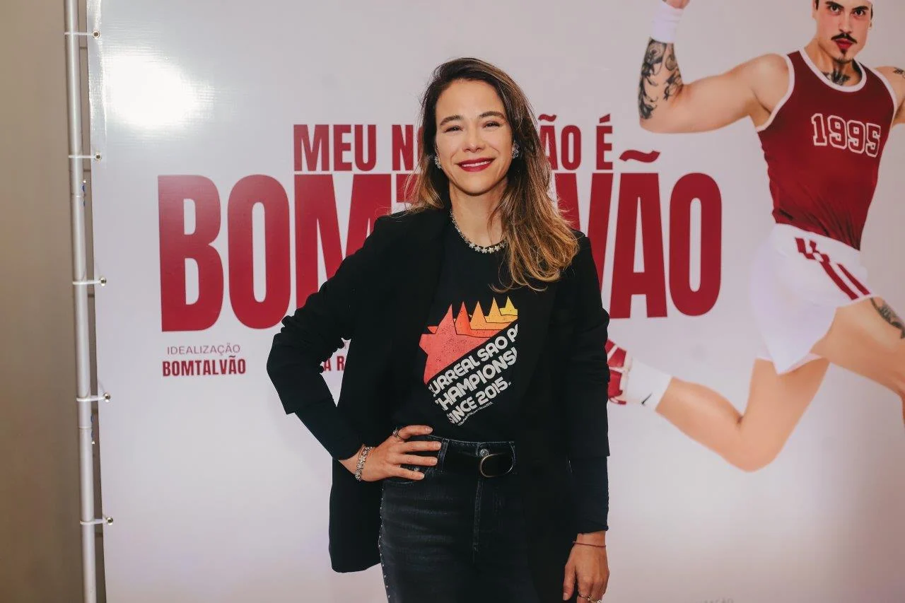 Estreia de Bomtalvão em SP leva sua história das redes ao palco