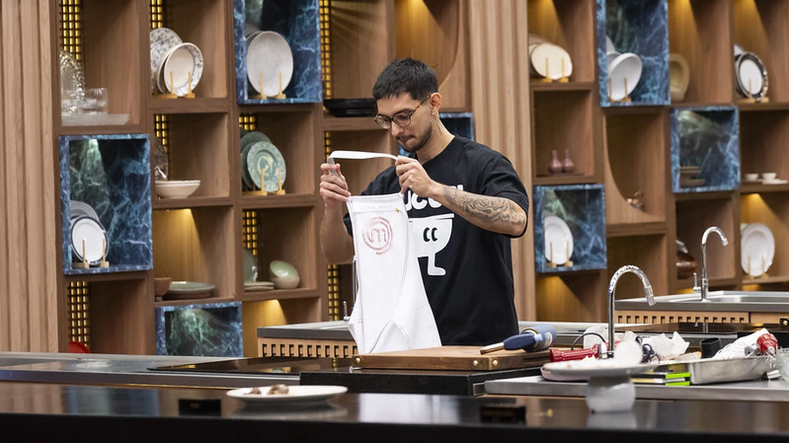 everaldo e eliminado do masterchef brasil apos erro no sorvete featured