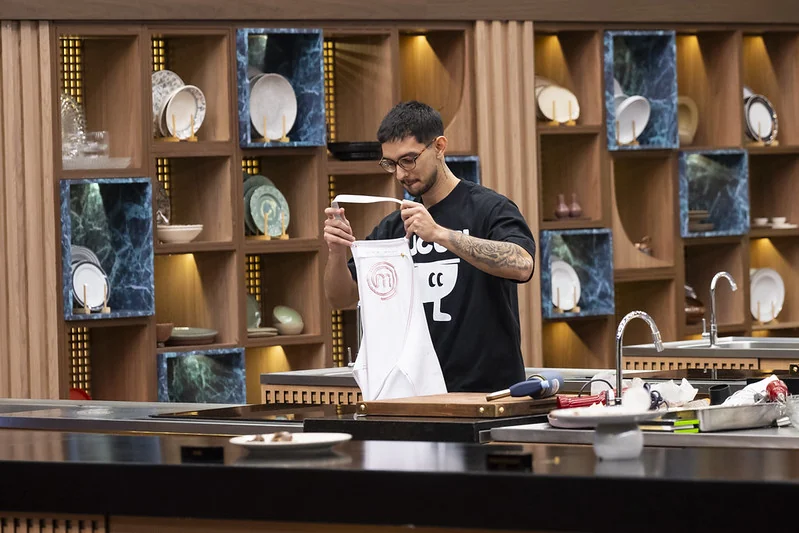 Everaldo é eliminado do MasterChef Brasil após erro no sorvete