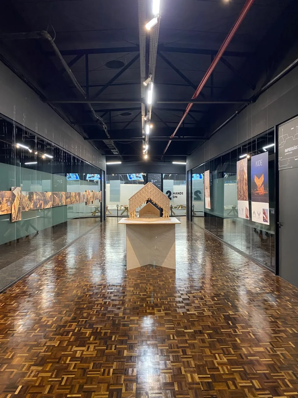 Exposição internacional sobre arquitetura em madeira chega à PUCPR