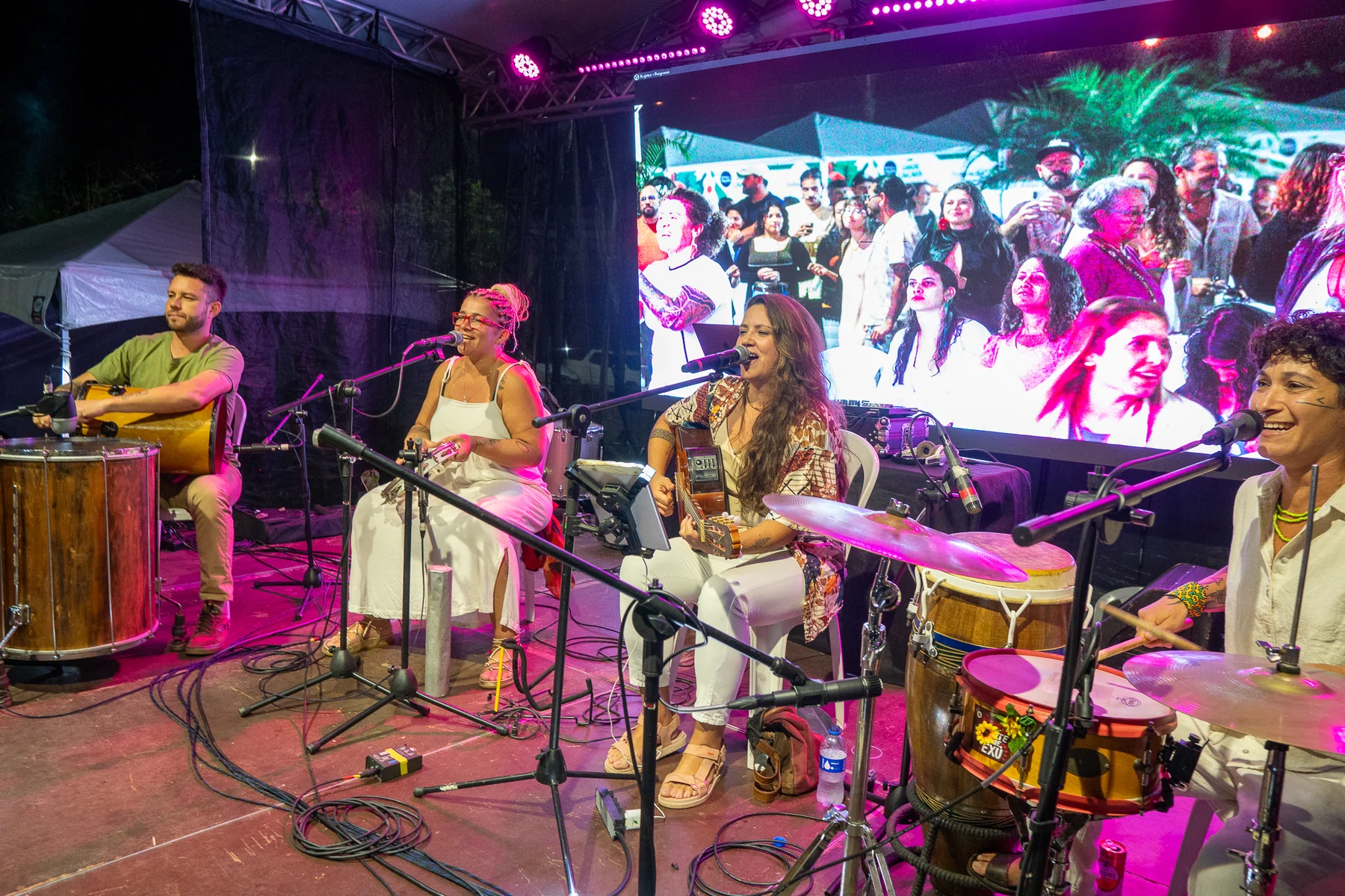 Feira que abriu Festival Sabor Caiçara termina com aula-show de pai e filha 2 Feira que abriu Festival Sabor Caiçara termina com aula-show de pai e filha